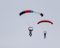 _R5_3867-fallschirmspringer-kirchberg