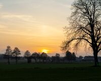 _R5_3786-abendstimmung-oesch-nussbaum-ersigen-kirche-kirchberg-raw